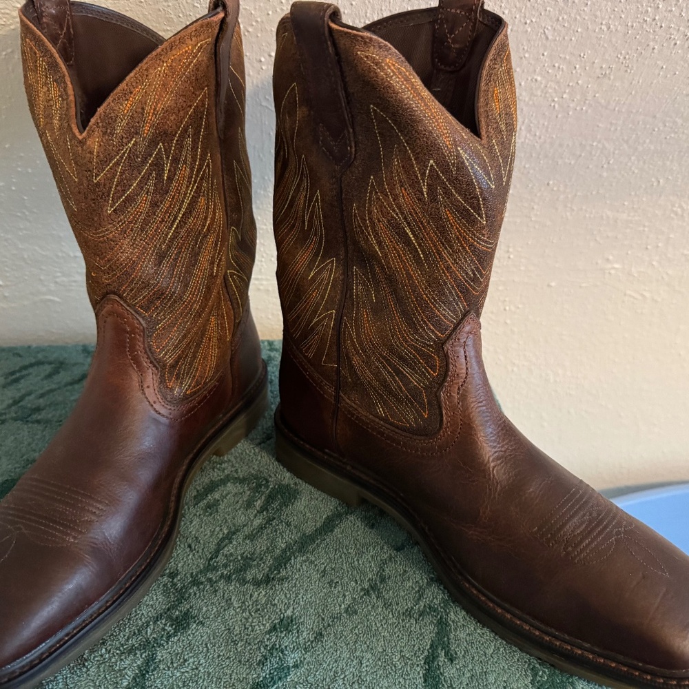 Brown Ariat Maverick square toe boots #10015543